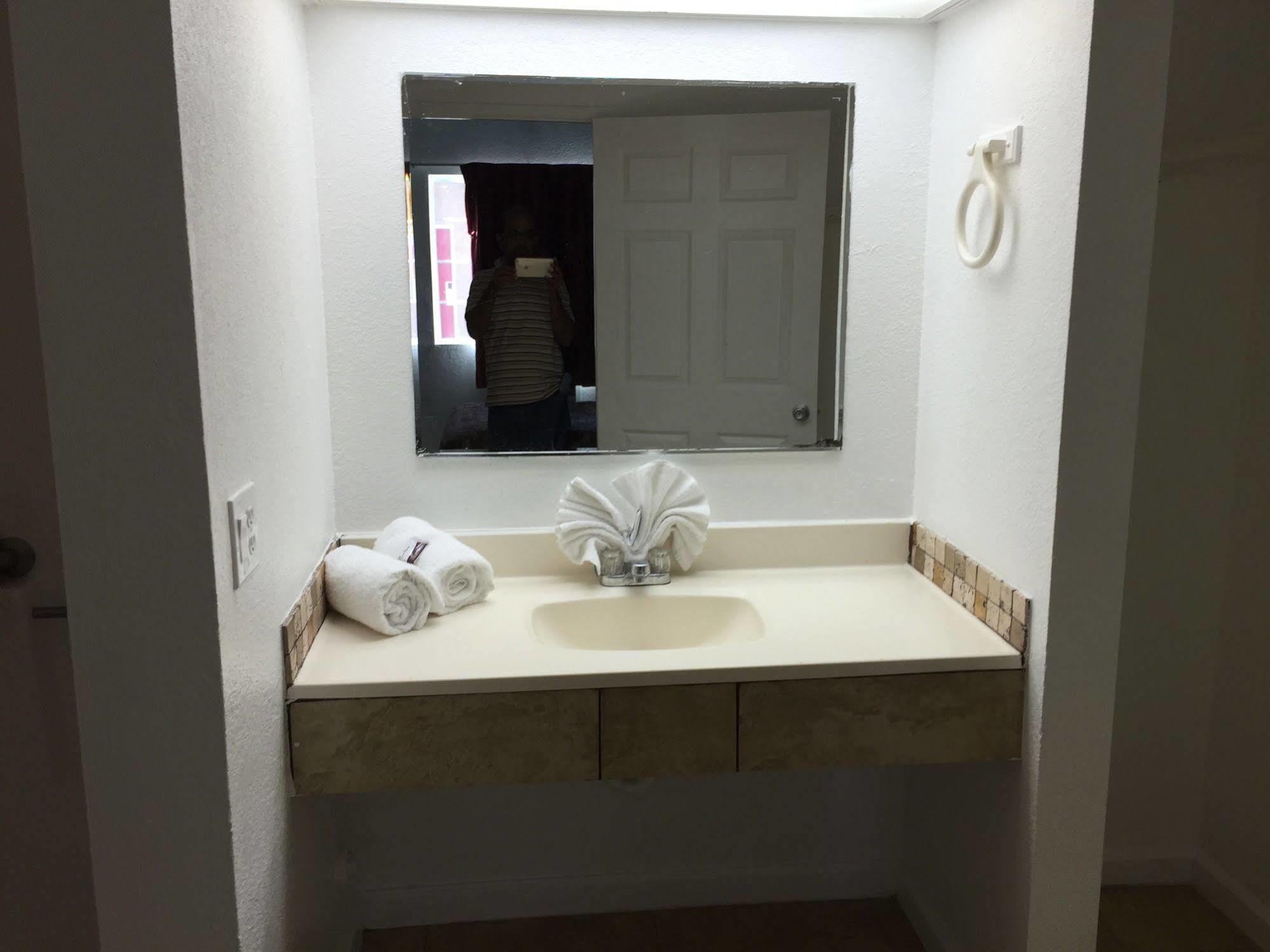 Hotel Villa Serena El Cajon Εξωτερικό φωτογραφία